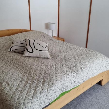 Appartamento Pension Hof Zur Stilli Davos Esterno foto