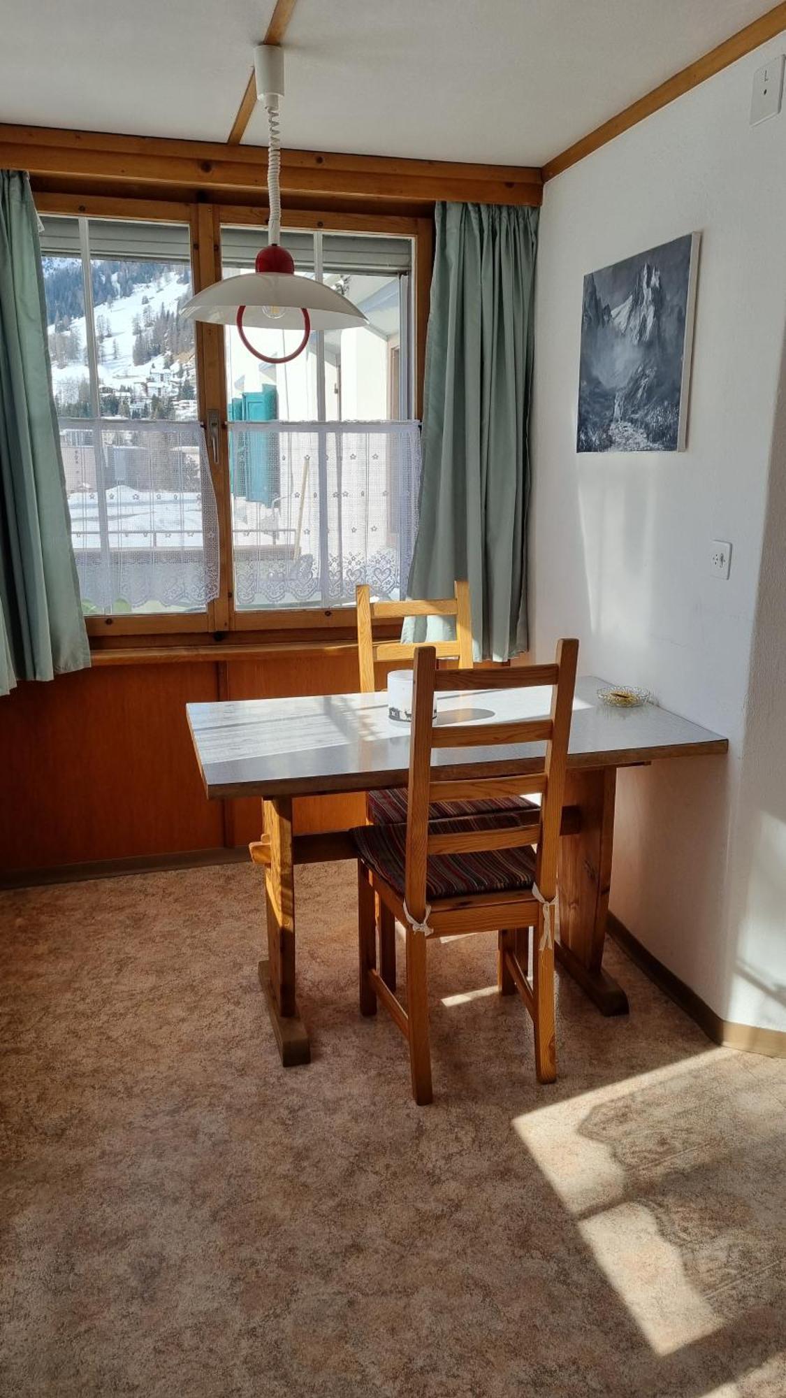 Appartamento Pension Hof Zur Stilli Davos Esterno foto