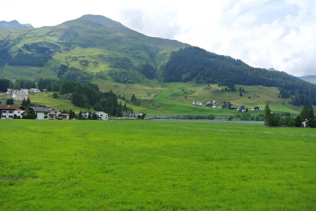 Appartamento Pension Hof Zur Stilli Davos Esterno foto
