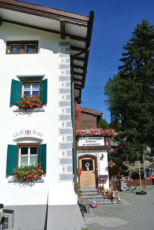 Appartamento Pension Hof Zur Stilli Davos Esterno foto